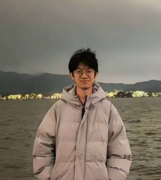 缪弘博